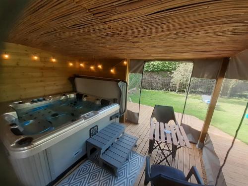 Photo de la galerie de l'établissement Le petit chalet, à Portbail