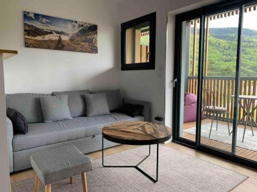 Photo de la galerie de l'établissement AppartementT3 Neuf Tout confort 2 chambres 4 pers, à Bourg-Saint-Maurice