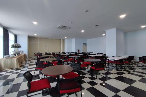 Hotel Sutha Inn Syariahにあるレストランまたは飲食店
