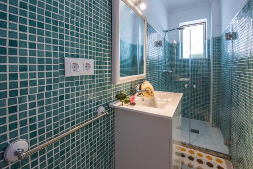 Bilik mandi di Villa Cubells