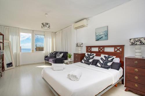 PLAYAMAR FLAT IN THE BEACH WITH POOL, TENNIS AND PADDLE COURT, GARDENs