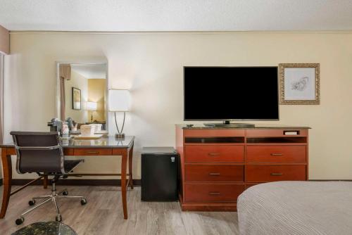 Μια τηλεόραση ή/και κέντρο ψυχαγωγίας στο Quality Inn Alamosa