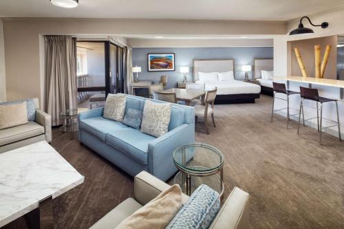 Posezení v ubytování Doubletree by Hilton Phoenix Mesa