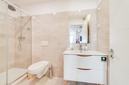 Lapa Charm Apartments with Patio