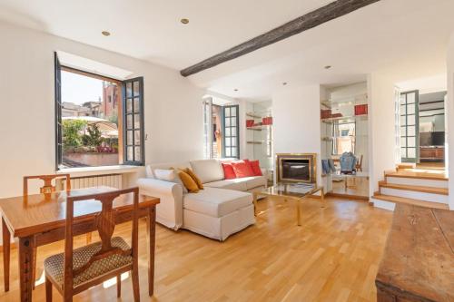 Piede Charming Apartment