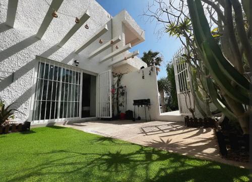 Relaxing Escape, Cozy Terrace Studio BRAVO's House