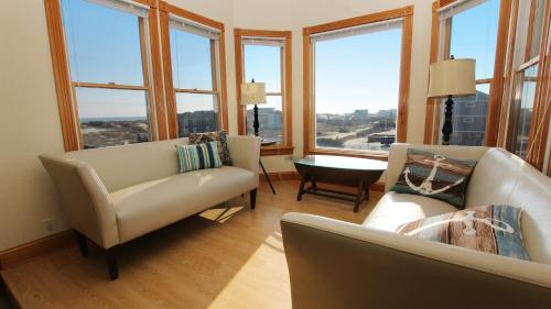 Χώρος καθιστικού στο Semi-Oceanfront, Wild Horses, Pets Welcome, Private Pool, 4x2064, Happy Hours