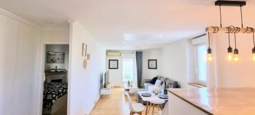 LE BARBUSSE Coeur de Ville Superbe Déco Climatisé