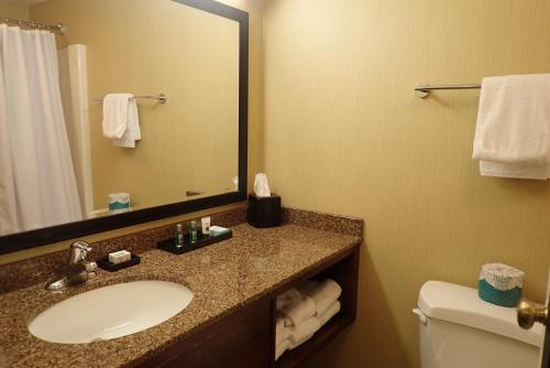 Un baño de Pine Barn Inn
