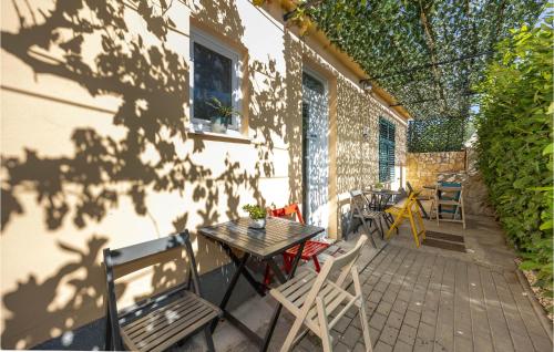 4 Bedroom Lovely Apartment In Kastel Sucurac