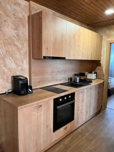 Nhà bếp/bếp nhỏ tại Alpine luxury two bed-two bathrooms apartment B25