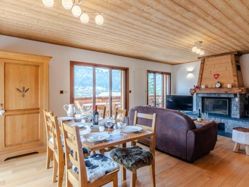 3 pièces rénové avec terrasse, cheminée, animaux admis, parking et wifi à Morzine - FR-1-754-32