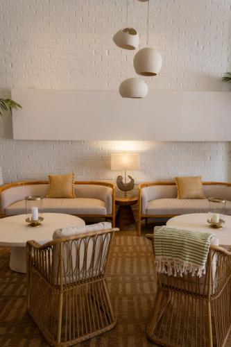 Ruang duduk di Riviera Beach House