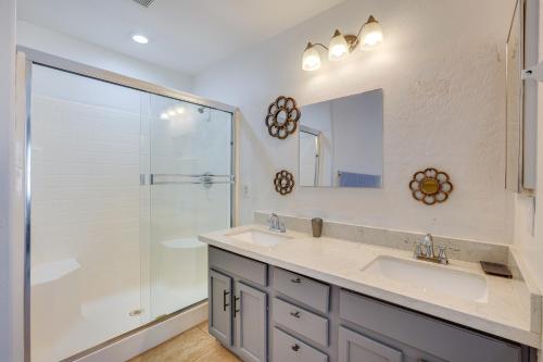 A bathroom at Pet-Friendly Phoenix Home with Fenced Backyard!