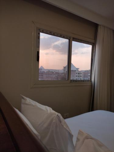 Diamond Pyramids View Apartment – Photos 4