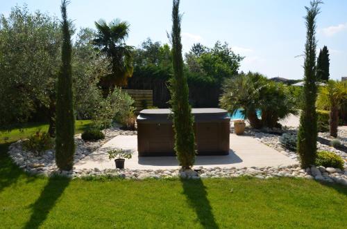 Κήπος έξω από το Chambre D'hôtes Et Spa