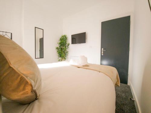 Principality Suites; One Bed By Property Promise photo 21