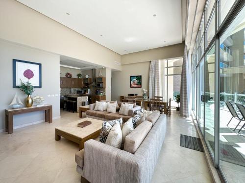 Splash into Style Ground Floor Poolside Condo – Photos 3