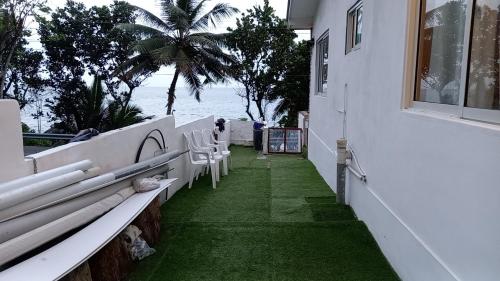 Un balcón o terraza de caranavilla