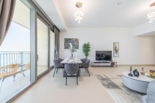 TV o dispositivi per l'intrattenimento presso EDEN'S Homes & Villas - 52-42 Emaar
