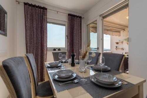 Apartments with parking space Trogir - 21795