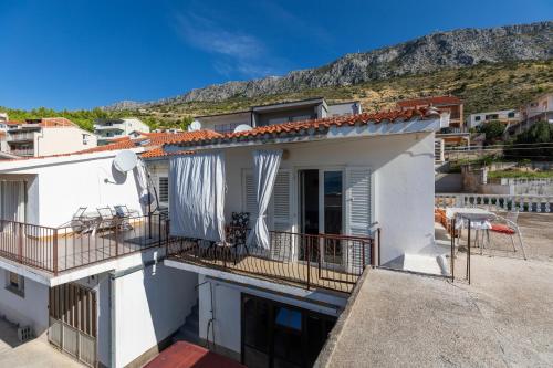 Apartments with parking space Dugi Rat, Omis - 11483