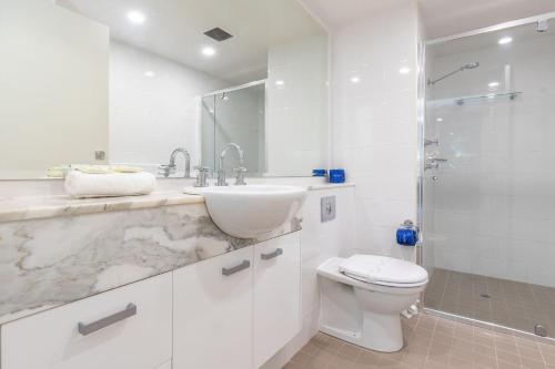 Ванная комната в Strand Beachside 104