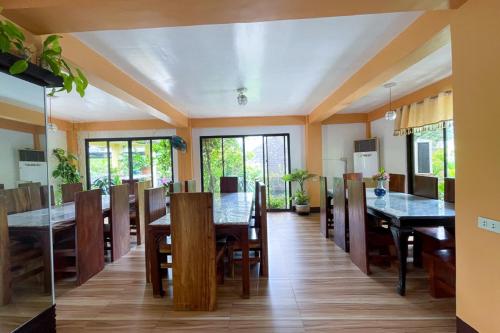 En restaurang eller annat matställe på Isla Virginia Pantalan