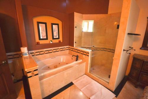 Phòng tắm tại Hermosa Residencia en zona privada- zona centro