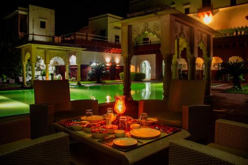 Restaurant o iba pang lugar na makakainan sa Amritara Chandra Mahal Haveli, Bharatpur