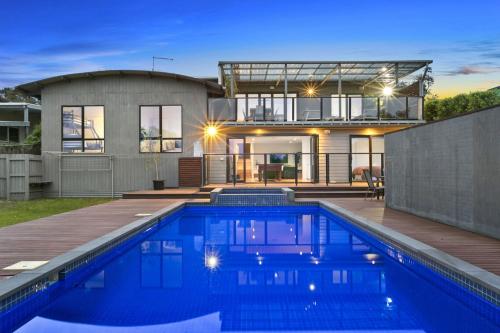 Πισίνα στο ή κοντά στο Miss Maude Mt Martha with pool and spa