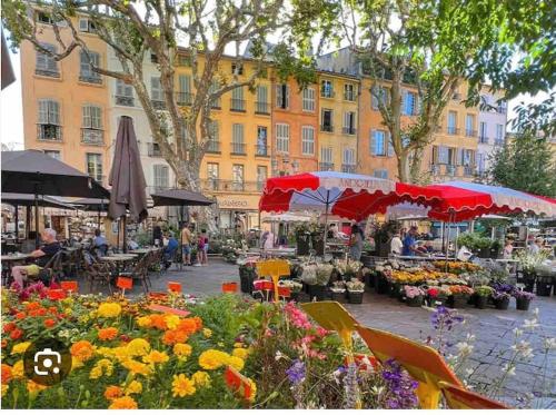 Joli T3 dans villa avec jardin et parking