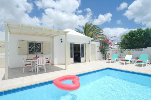 Villa Playa Del Pena Grande - 3 Bedroom Villa - Great Pool Area - Perfect for Families