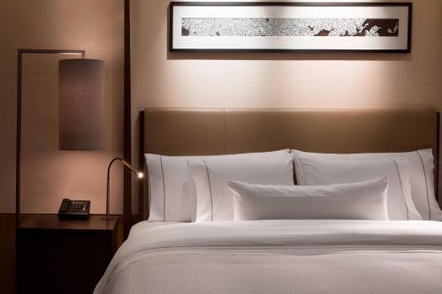 Katil atau katil-katil dalam bilik di The Westin Ningbo