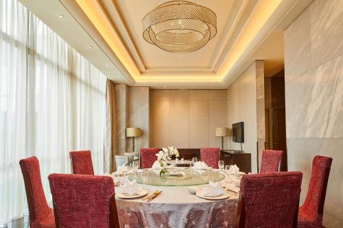 Ruang duduk di The Westin Ningbo