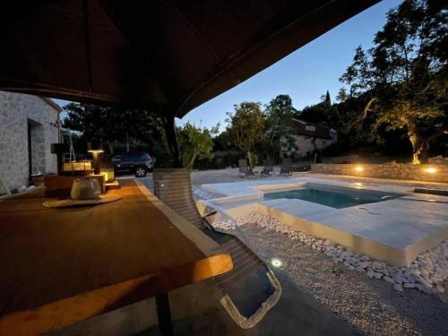 Villa with pool in Pelekas near the beach