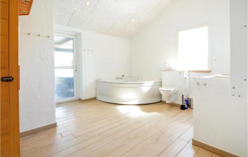 Koupelna v ubytování Amazing Home In Vestervig With Wifi