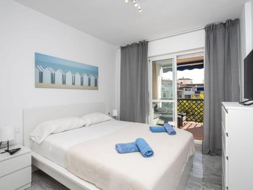Apartment Lorcrimar III by Interhome