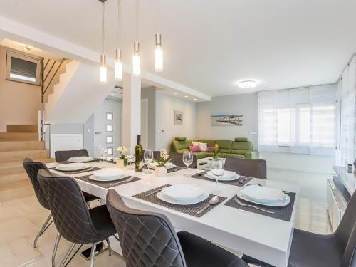Holiday Home Nika by Interhome