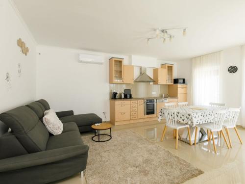 Apartment Johann 1 by Interhome 8624 Balatonszárszó kép - 3