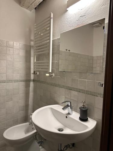 Ένα μπάνιο στο casa corso corsi 1 piano