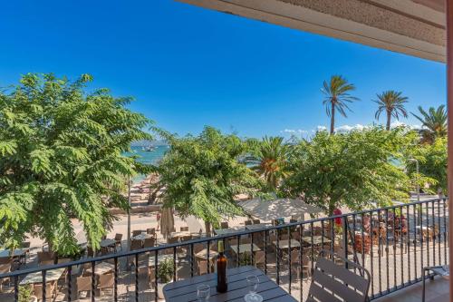 Vora Mar Beachfront Apartment by Sealand Villas