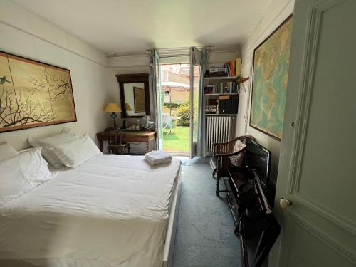 "Maison 1850 Paris 18" Chambre G avec terrasse et parking en option