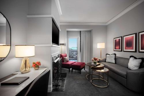 Waldorf Astoria Chicago Image
