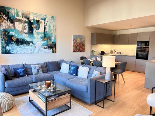 Appartement de Charme au Centre des Gets, 2 Chambres, Terrasse, Parking, Services Inclus - FR-1-623-348