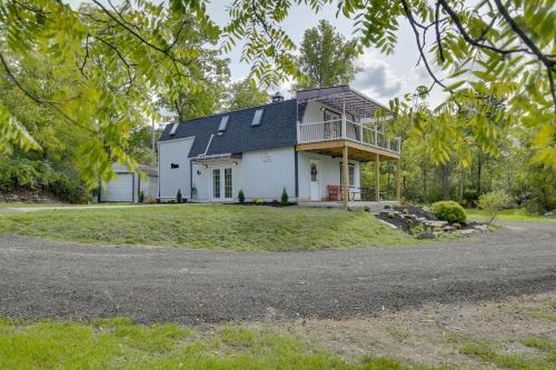 Taman di luar Fire Pit and On-Site Pond Hudson Valley Home!