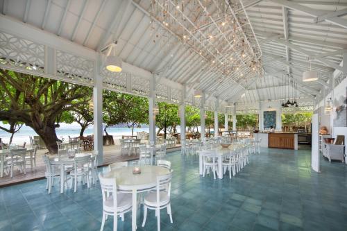 Εστιατόριο ή άλλο μέρος για φαγητό στο Sempiak Seaside Resort