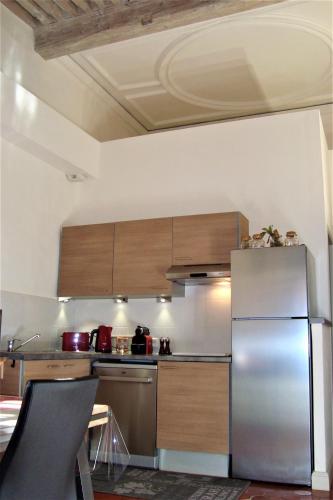 Photo de la galerie de l'établissement Appartement de caractère entre St Rémy et Avignon, 74m2, 2 à 4 personnes, à Noves