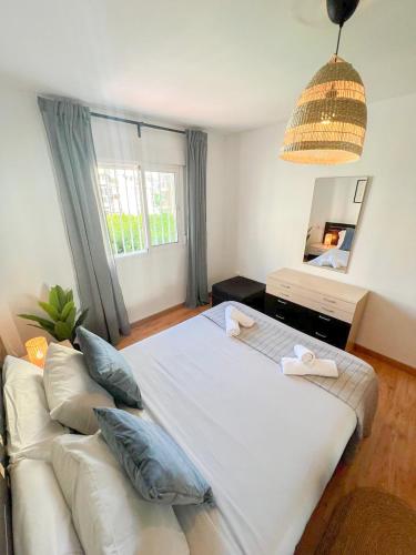 Large & Cozy Centrally Apartment