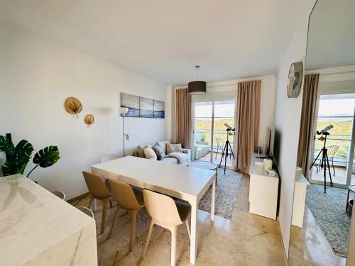 Scenic Sea, Mountain & City View Holiday Apartment - Sea, Mountains and City Right in Front